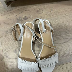 Michael KorsElegant White Strappy Sandals